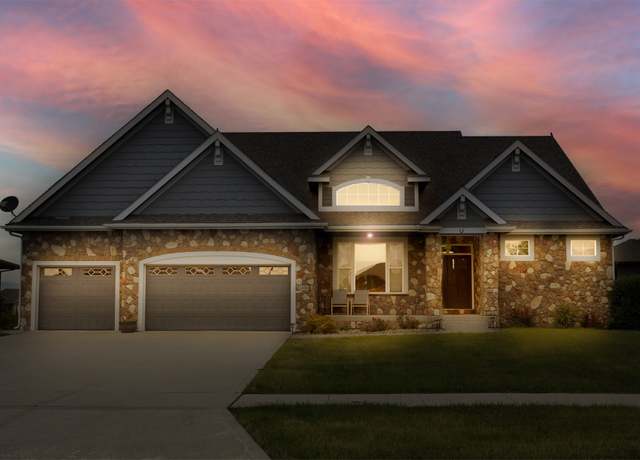 Property at 1306 NE 45th St, Ankeny, IA 50021, 4 beds, 4.5 baths