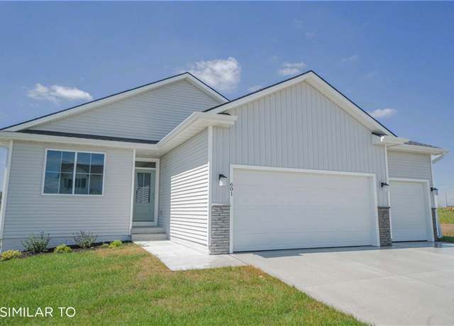 Property at 4416 NE 8th St, Ankeny, IA 50021, 3 beds, 2 baths
