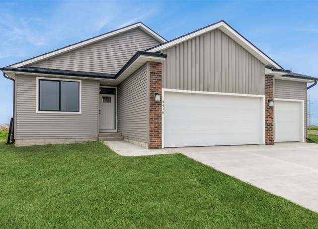 Property at 4416 NE 8th St, Ankeny, IA 50021, 3 beds, 2 baths
