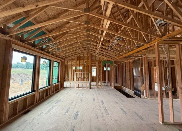 Property at 1550 E Red Cedar Dr, Polk City, IA 50226, 4 beds, 3 baths
