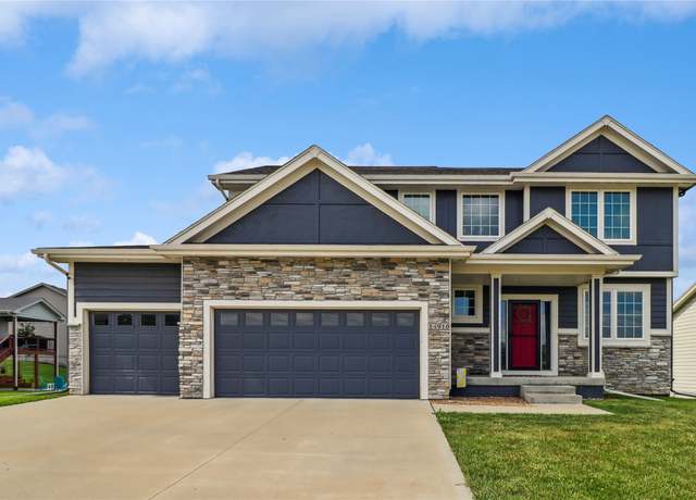 Property at 14910 Walnut Meadows Dr, Urbandale, IA 50323, 5 beds, 4 baths