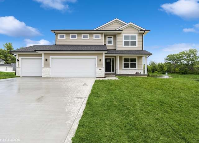 Property at 143 10th Ave NE, Altoona, IA 50009, 5 beds, 4 baths
