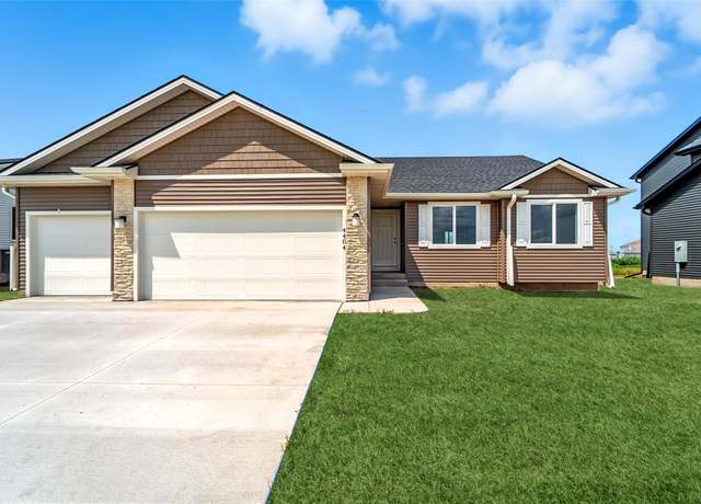 Property at 4404 NE 8th St, Ankeny, IA 50021, 3 beds, 2 baths