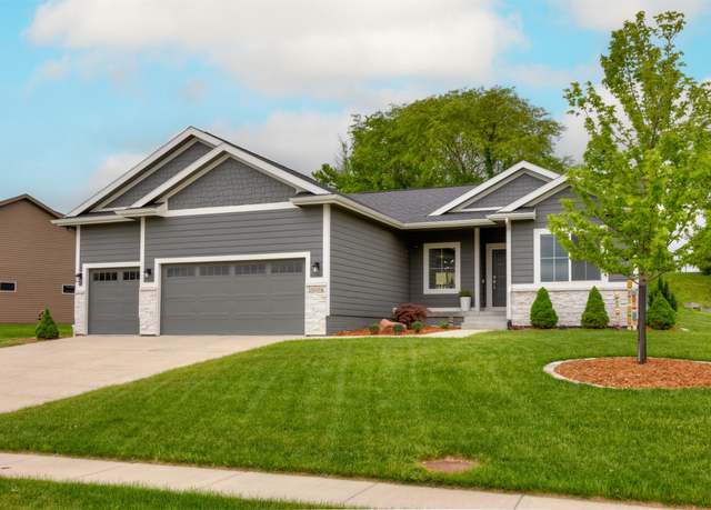 Property at 16004 Plum Dr, Urbandale, IA 50323, 5 beds, 3 baths