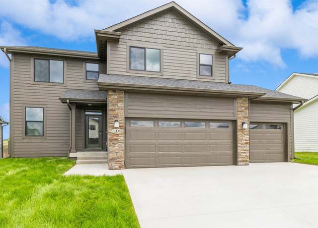 Property at 416 NE 58th St, Ankeny, IA 50021, 4 beds, 2.5 baths