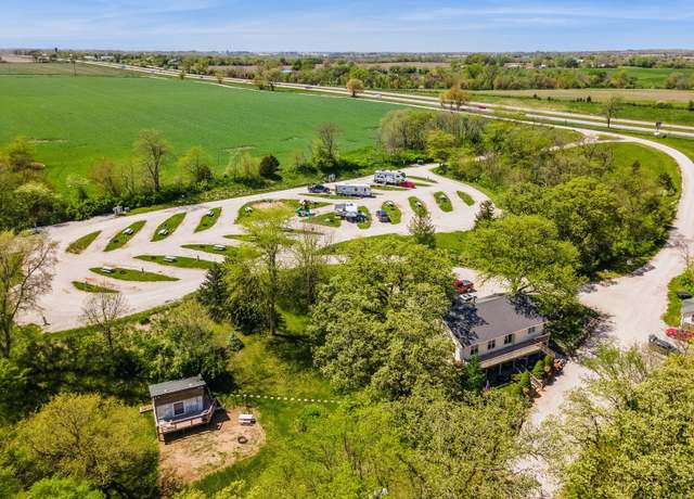 Property at 36026 Jewell Ct, Earlham, IA 50072, 3 beds, 2 baths