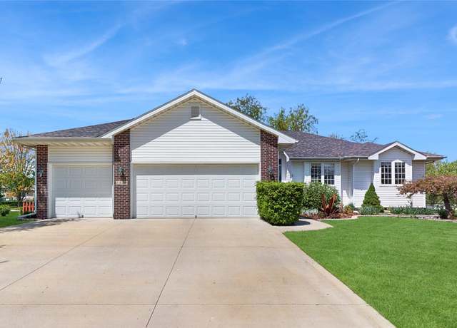Property at 1510 5th Ave SW, Altoona, IA 50009, 4 beds, 3 baths