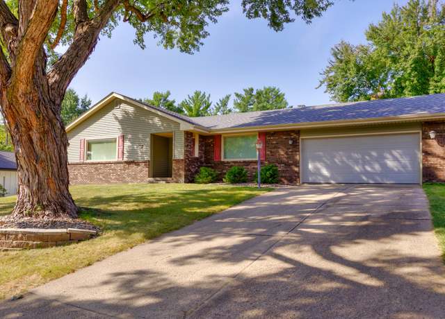 Property at 3808 Mary Lynn Dr, Urbandale, IA 50322, 3 beds, 2 baths