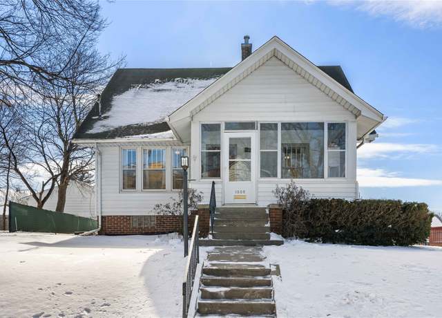 Property at 1005 Morton Ave, Des Moines, IA 50316, 3 beds, 1 bath