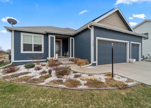 Property at 1609 Mulberry St, Granger, IA 50109, 3 beds, 2.5 baths