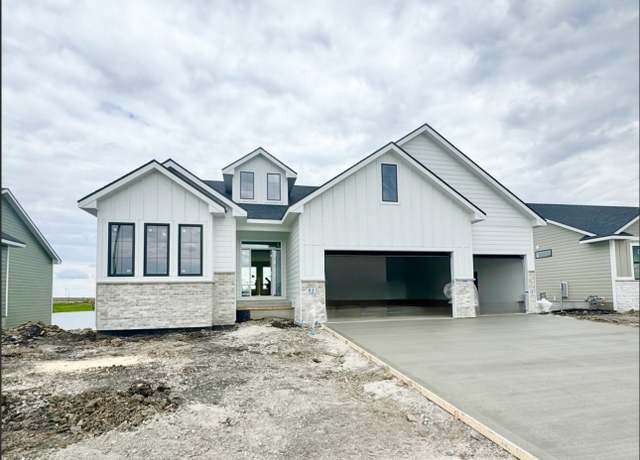 Property at 813 SW Cattail Rd, Grimes, IA 50111, 5 beds, 3 baths