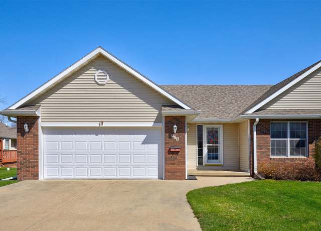 Property at 311 North St W, Winterset, IA 50273, 3 beds, 3 baths
