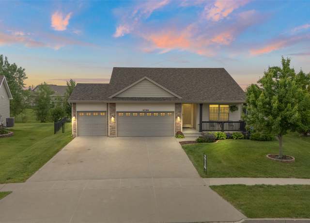 Property at 3720 NW Des Moines St, Ankeny, IA 50023, 4 beds, 3 baths