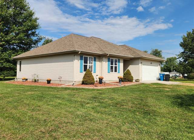 Property at 1723 Highway 5 Hwy, Knoxville, IA 50138, 3 beds, 2 baths