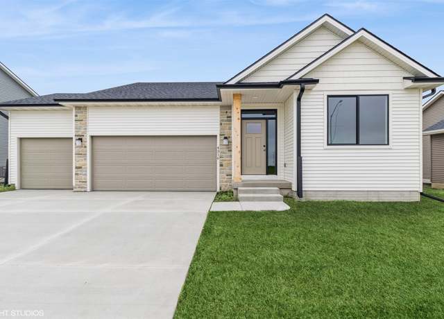 Property at 4316 NE 8th St, Ankeny, IA 50021, 3 beds, 2 baths
