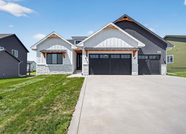 Property at 355 NW Red Oak Dr, Waukee, IA 50263, 4 beds, 3 baths