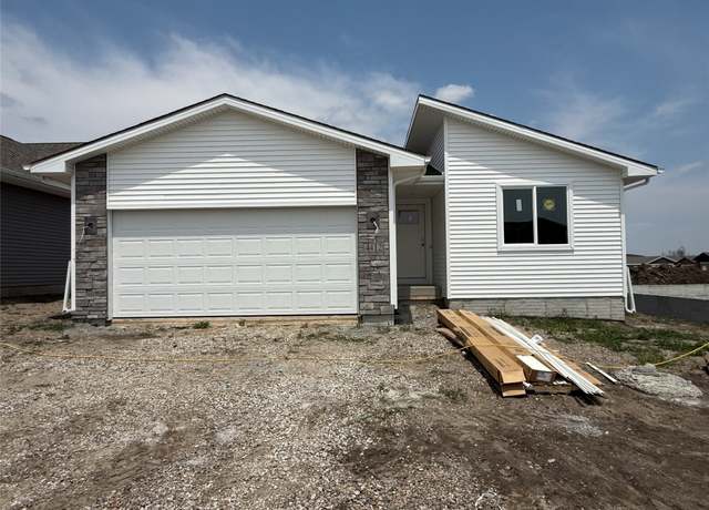 Property at 4412 NW 17th St, Ankeny, IA 50023, 3 beds, 2 baths