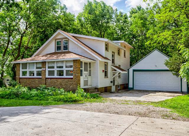 Property at 213 S Wilmoth Ave, Ames, IA 50014, 5 beds, 1 bath