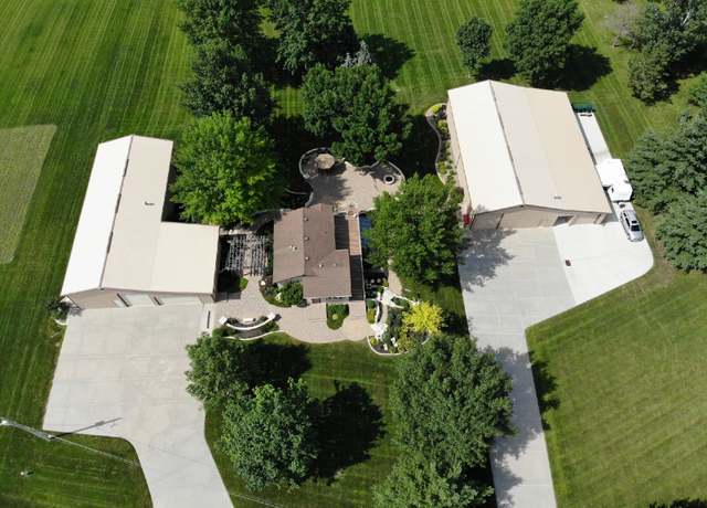 Property at 7378 SE 9th Ave, Pleasant Hill, IA 50327, 3 beds, 2.5 baths
