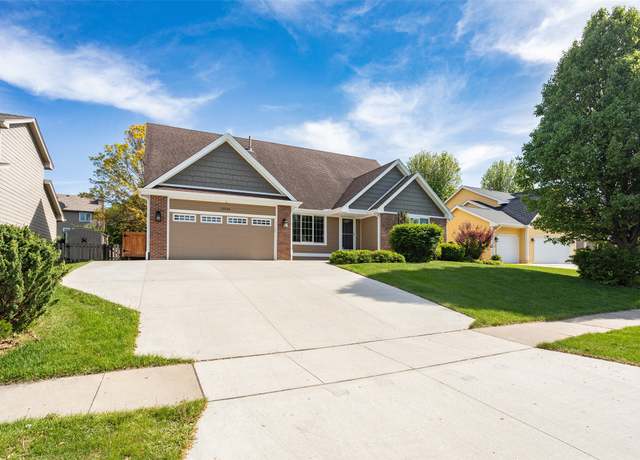 Property at 15046 Summit Dr, Clive, IA 50325, 4 beds, 3.5 baths