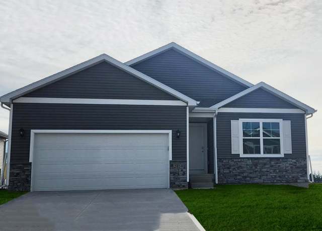 Property at 3438 10th Ave SW, Altoona, IA 50009, 3 beds, 2 baths