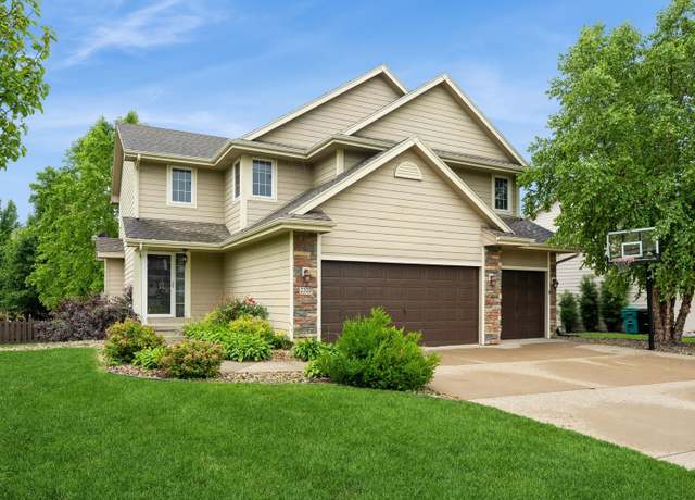 Property at 2320 NW Ashland Pkwy, Ankeny, IA 50023, 4 beds, 3 baths