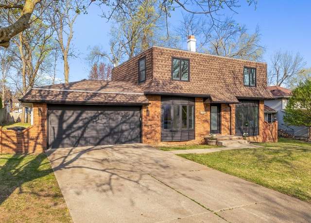 Property at 3706 SE 24th Ct, Des Moines, IA 50320, 4 beds, 2 baths