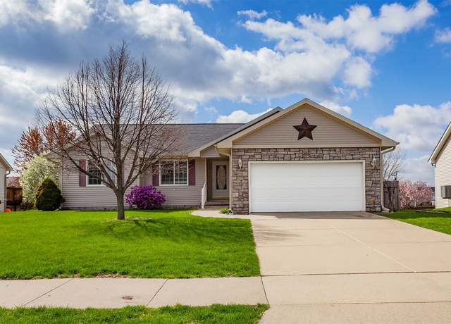 Property at 6125 Goldfinch Dr, Pleasant Hill, IA 50327, 4 beds, 3 baths