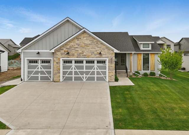 Property at 970 Roman Rd, Waukee, IA 50263, 5 beds, 3 baths