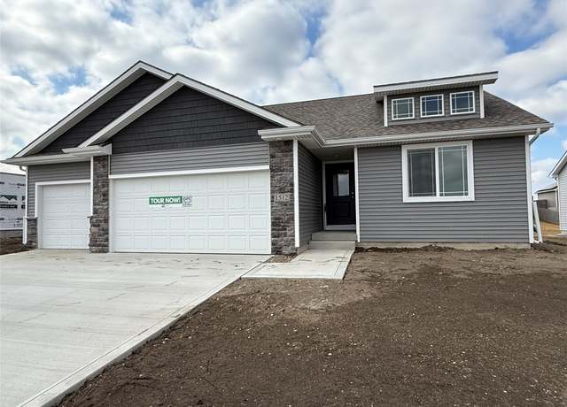 Property at 1512 NW Benjamin Dr, Ankeny, IA 50023, 3 beds, 2 baths