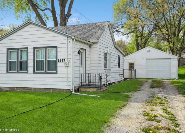 Property at 1447 E Glenwood Dr, Des Moines, IA 50320, 2 beds, 1 bath