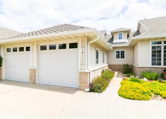 Property at 14152 Pinnacle Pointe Dr, Clive, IA 50325, 2 beds, 2.5 baths