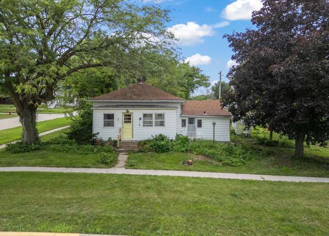 Property at 311 E 4th St, Riverside, IA 52327, 2 beds, 1 bath