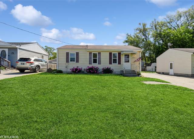 Property at 2013 E 39th Ct, Des Moines, IA 50317, 2 beds, 1 bath