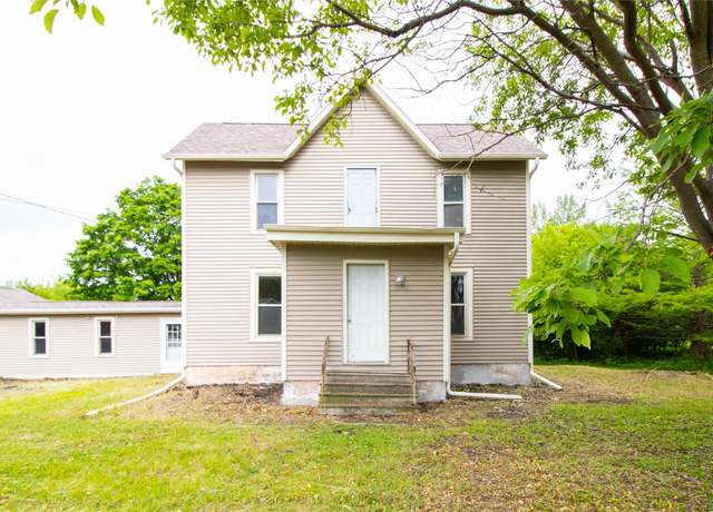 Property at 302 3rd Ave SW, Altoona, IA 50009, 4 beds, 1.5 baths