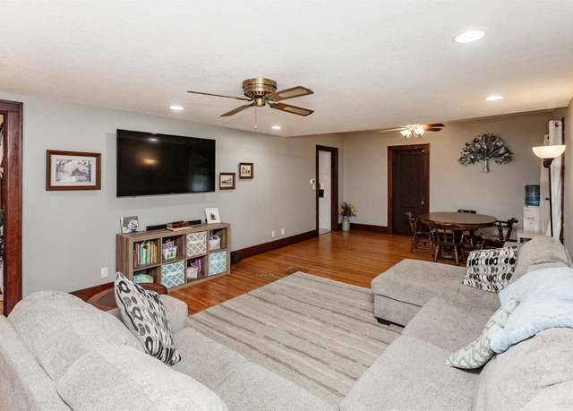 Property at 417 S 2nd St, Winterset, IA 50273, 3 beds, 2 baths