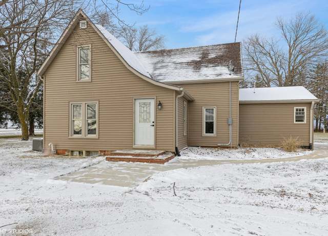 Property at 1998 Highway 14 Hwy, Knoxville, IA 50138, 3 beds, 2.5 baths