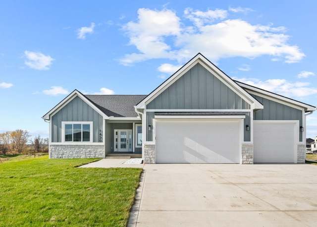 Property at 840 NW Sandy Hollow Cir, Waukee, IA 50263, 6 beds, 3 baths