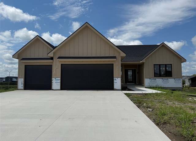 Property at 840 NW Sandy Hollow Cir, Waukee, IA 50263, 6 beds, 3 baths
