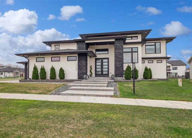Property at 17466 Berkshire Pkwy, Clive, IA 50325, 6 beds, 5.5 baths