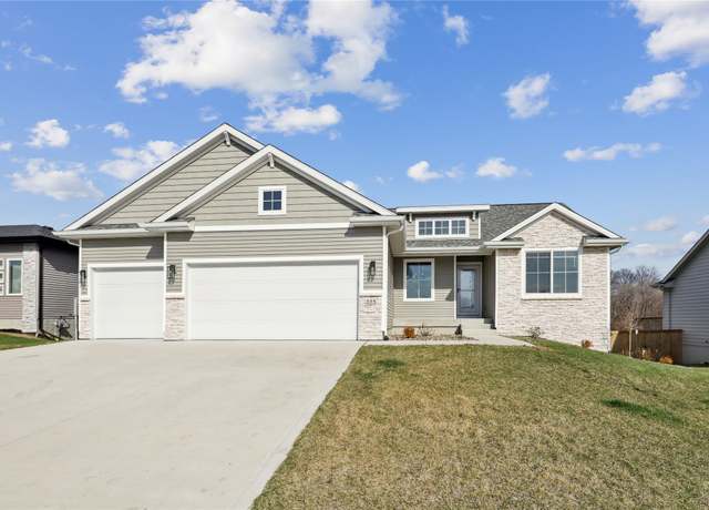 Property at 375 NE 61st St, Pleasant Hill, IA 50327, 5 beds, 3 baths