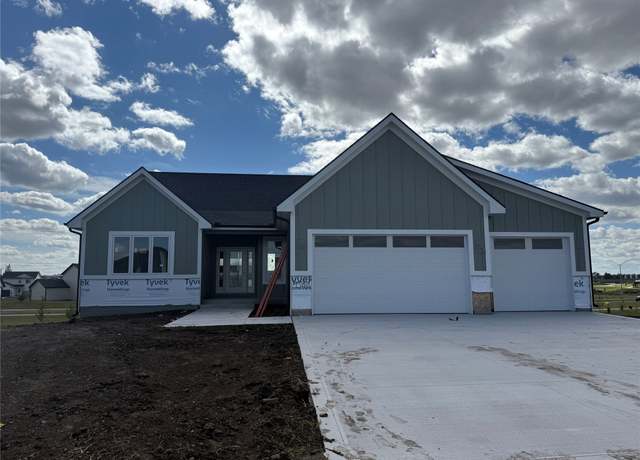 Property at 830 NW Sandy Hollow Cir, Waukee, IA 50263, 5 beds, 3 baths