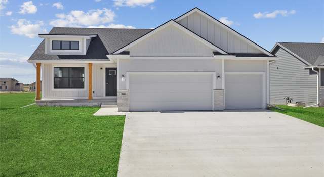 Photo of 1204 Deer Ridge Dr NW, Bondurant, IA 50035