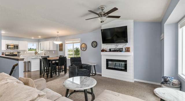 Photo of 1115 Locust St, Waukee, IA 50263