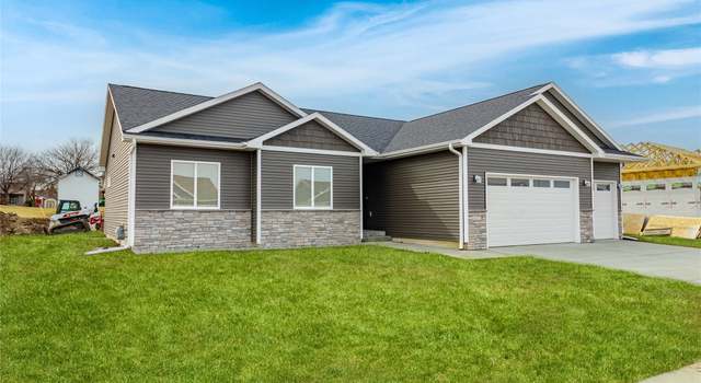 Photo of 2389 N 8th Ave E, Newton, IA 50208
