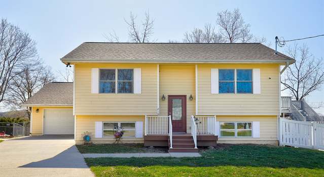 Photo of 216 Walnut Dr, Martensdale, IA 50160