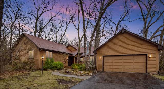 Photo of 12954 Oak Brook Dr, Urbandale, IA 50323