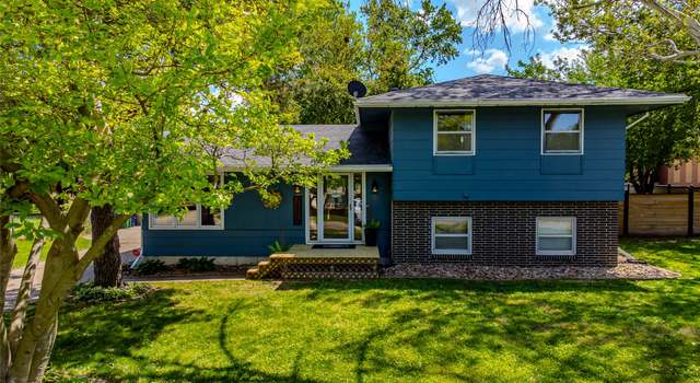 Photo of 7124 Twana Dr, Urbandale, IA 50322
