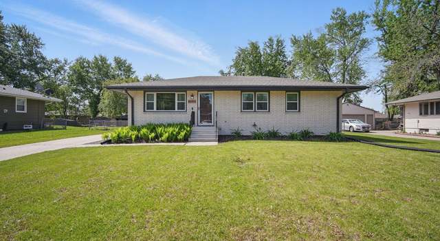 Photo of 260 Waukee Ave, Waukee, IA 50263