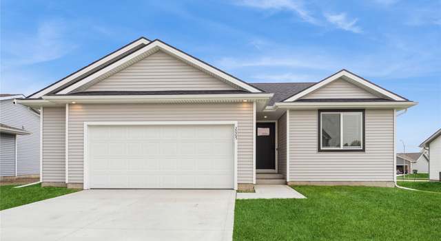 Photo of 2005 White Oak Ln, Granger, IA 50109
